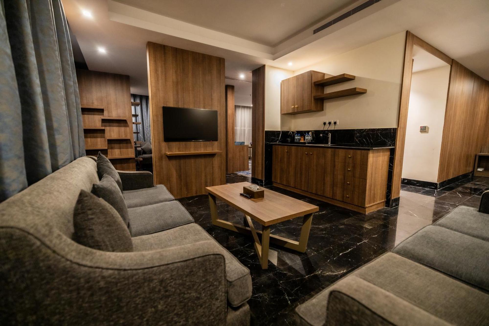 Mora Hotel By Pioneer Джедда Экстерьер фото